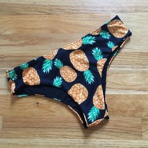 Romwe Pineapple bottoms!